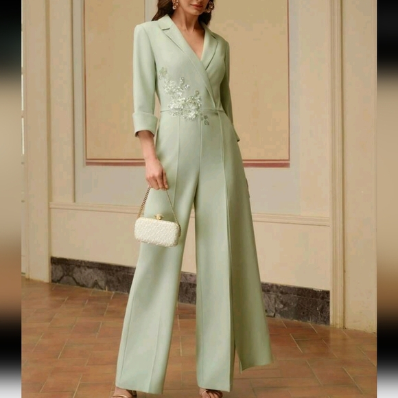 Pants - Women's Solid Color Lapel 3/4 Sleeve Wide Leg Elegant Jumpsuit With Applique